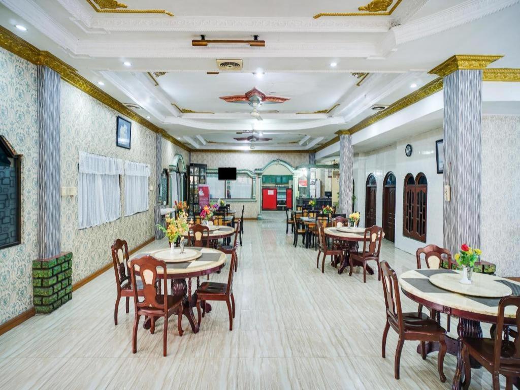Oyo 1140 Hotel Tresya Tanjung Balai Tanjungbalai Exterior foto